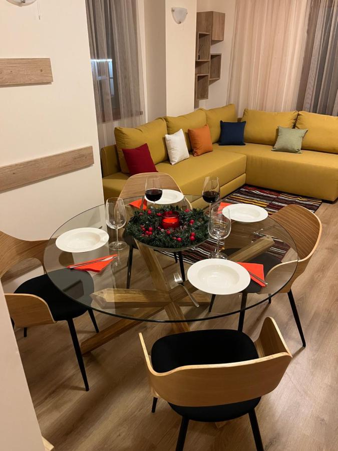 Grand Resort Luxury Apartment ปอมโปโรโว ภายนอก รูปภาพ