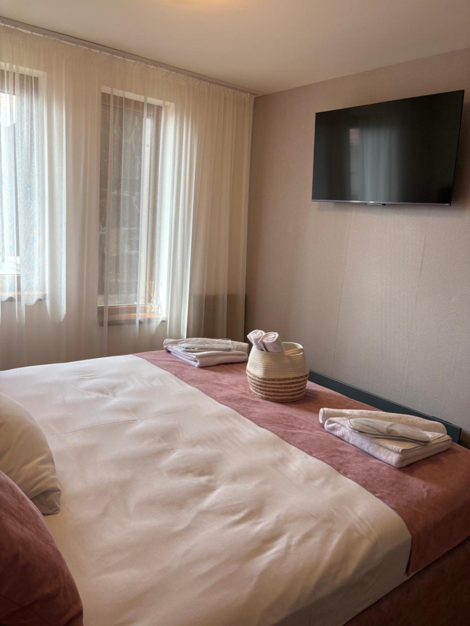 Grand Resort Luxury Apartment ปอมโปโรโว ภายนอก รูปภาพ